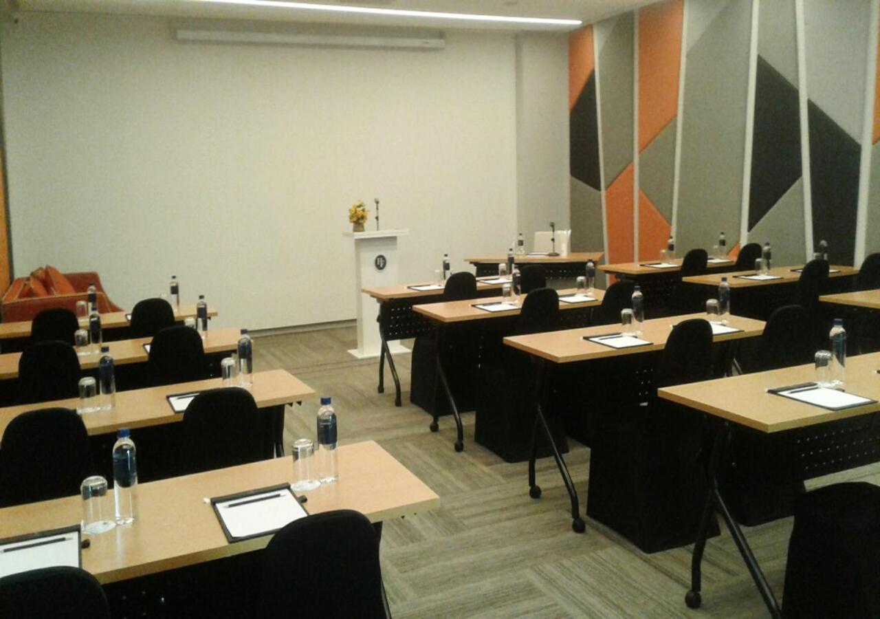 Hotel Fuse Rayong Esterno foto