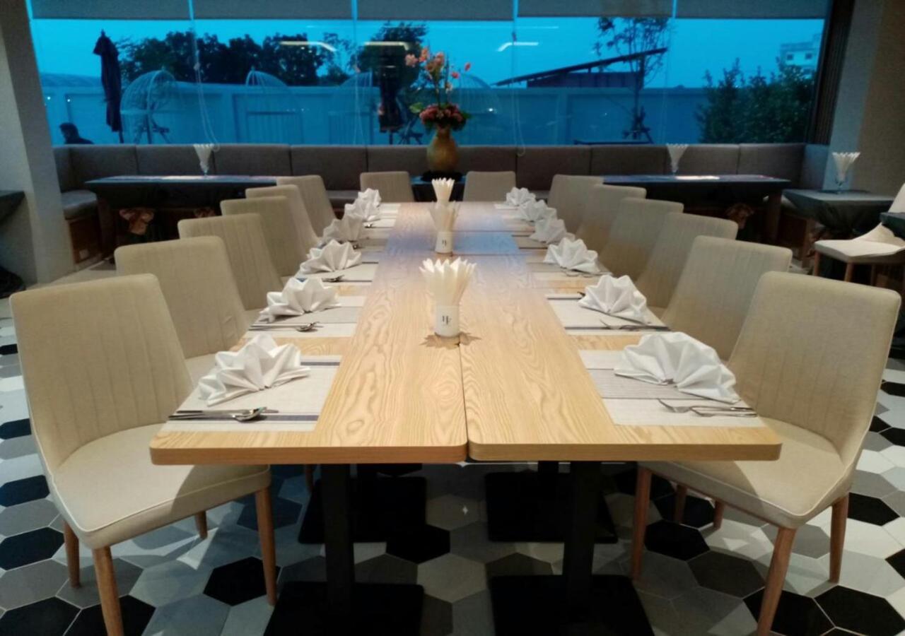 Hotel Fuse Rayong Esterno foto