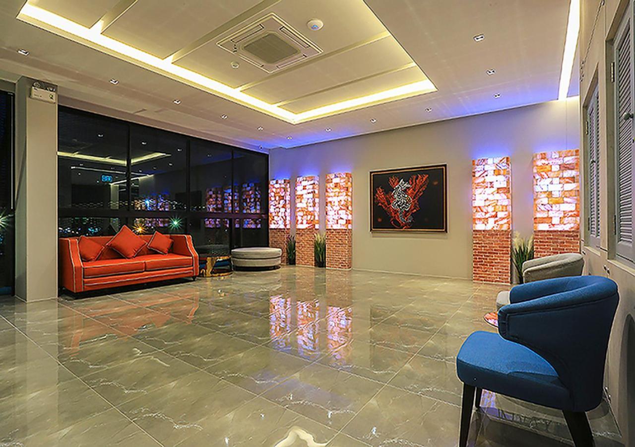 Hotel Fuse Rayong Esterno foto